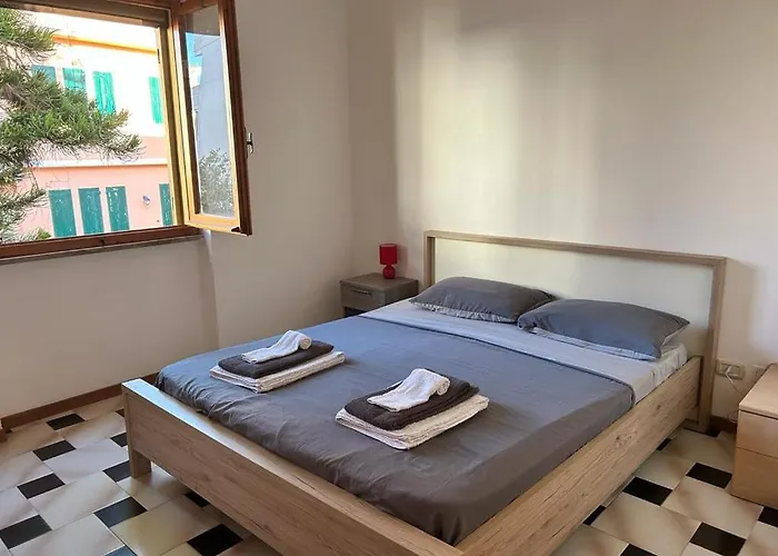 Lucuna Lido Nyaraló *